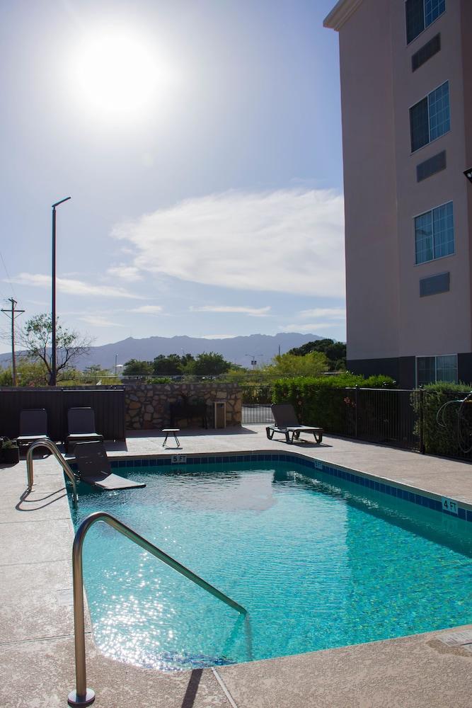 Comfort Suites El Paso Airport Exterior photo